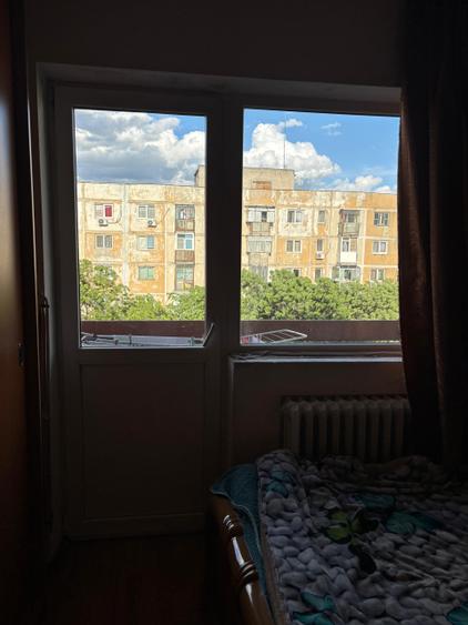 Apartament 3 camere Vanzare | Gorjului (2 minute de metrou) | An 1976