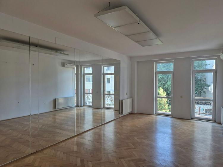 Vila Individuala cu 9 Camere de Inchiriat *Dorobanti*