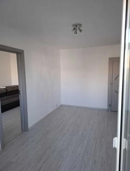 Apartament 3 camere, semidecomandat, zona TOMIS NORD