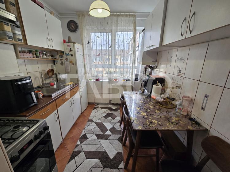 Apartament 2 camere de vanzare mobilat cu balcon in Terezian Sibiu