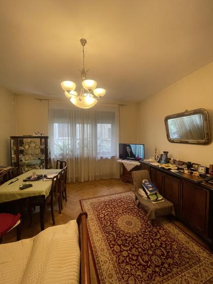 2 camere în vilă interbelică, Str. Londra – tavane 3m+, centrală proprie