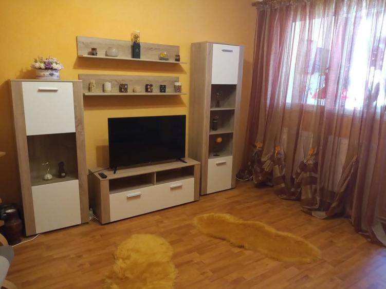 Inchiriez apartament 2 camere Micro 20