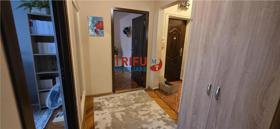Apartament de vanzare cu 3 camere in Cetate