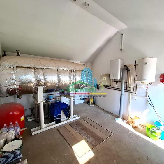 Proprietate industrială cu hală metalică, birouri și teren – Golești