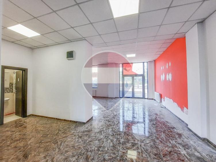 Vanzare spatiu comercial 94 mp capat linii STB