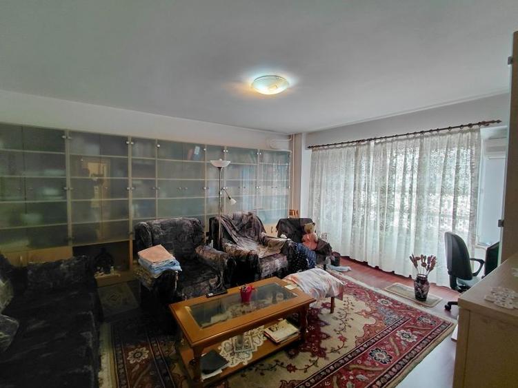 Piata Muncii(Calea Calarasi ), 2 camere, imobil 1996, etaj 4,liber