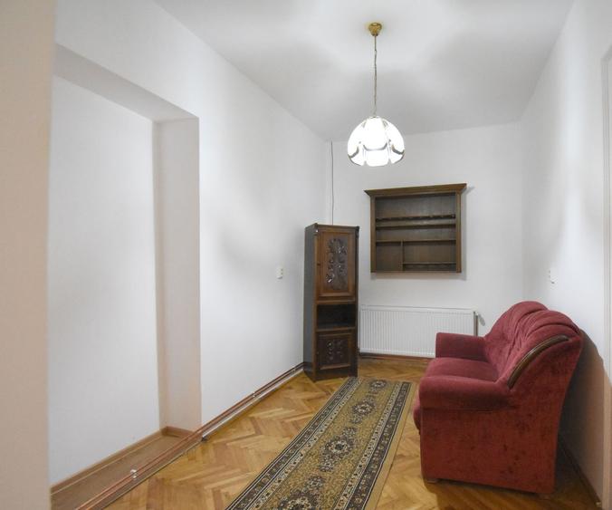 Apartament la casa de închiriat în zona Mehala