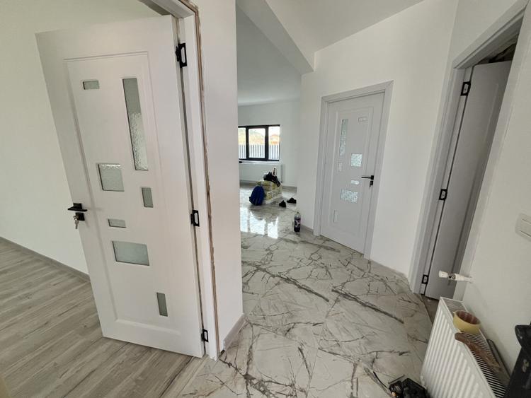 Oportunitate! Casa la sol, 3 camere, teren 420 mp, Valu lui Traian!