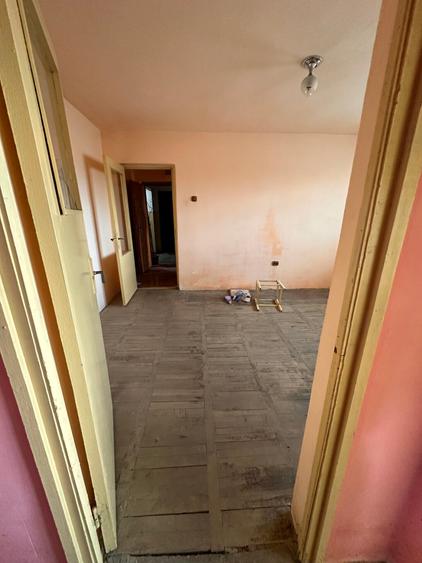 APARTAMENT 3 CAMERE - ROSIORII DE VEDE -