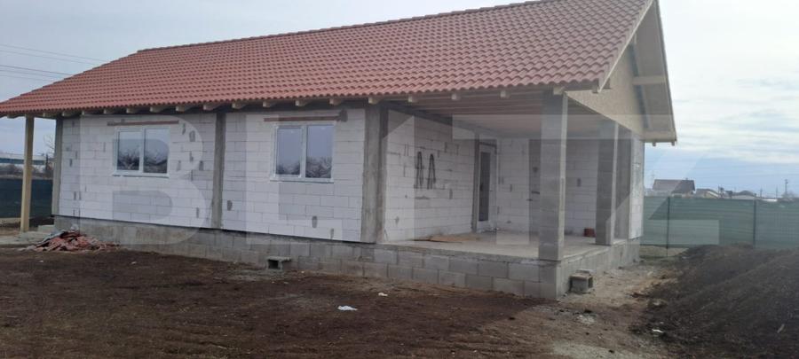 Casă la roșu cu 4 camere, 1134 mp teren, zona Bărăbant