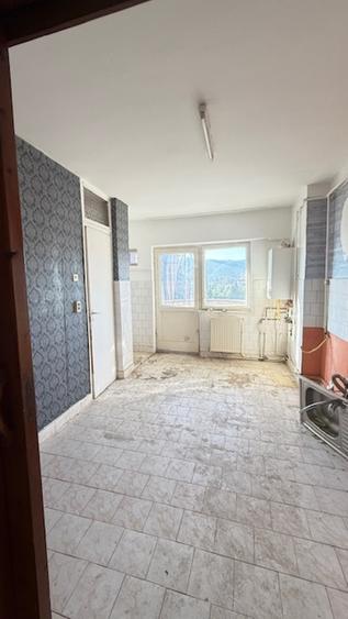 REPUBLICII zona CATEDRALEI 2camere decomandate, etaj4-acoperis!