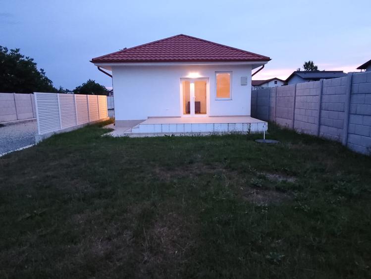 FARA COMISIOANE casa eleganta 3 camere 2 bai PARTER+pod camera tehnica la cheie