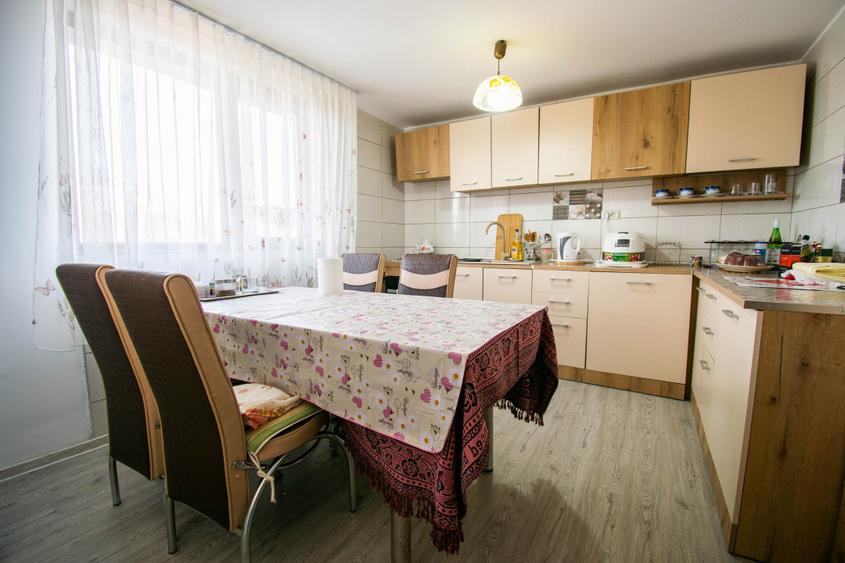 REDUSĂ CU 20.000 €! Casă 4 camere + teren 1.000 mp în Valea Roșie–ACUM 70.000