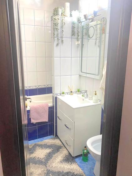Apartament 3 camere decomandat, 72 mp, mobilat, 2 boxe, CT, et. intermediar