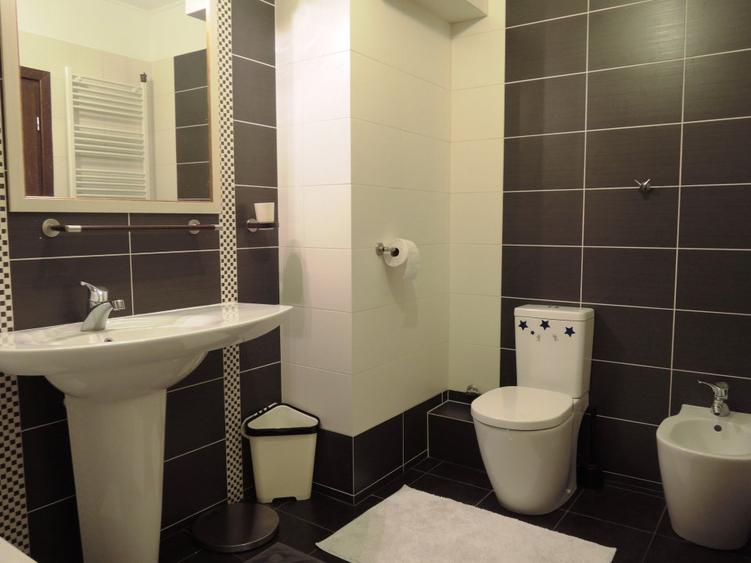 APARTAMENT PREMIUM, MOBILAT, CU PRIVELISTE SUPERBA LA PARC SI LAC!