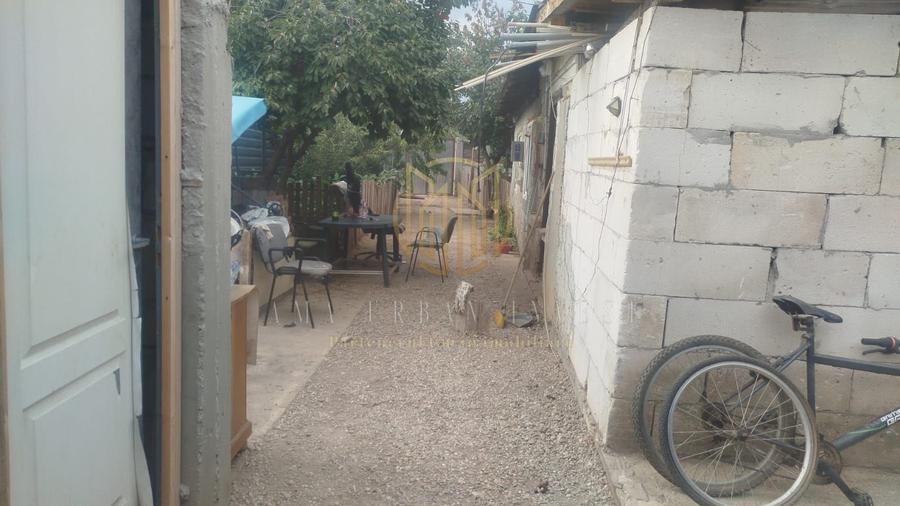 Comuna Berceni langa Primarie casa singur curte 310 mp 51000 eur