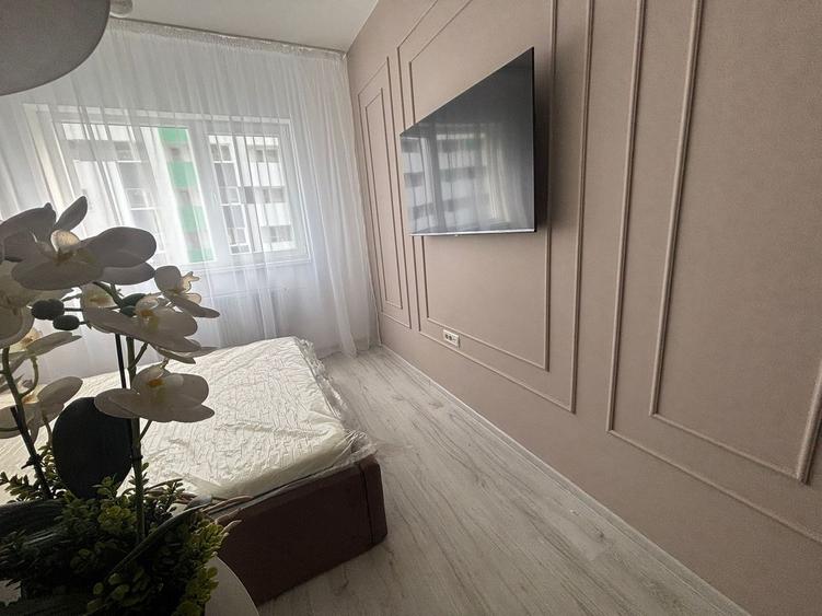 Garsoniera de inchiriat –Dotari: - TV + loc de parcare