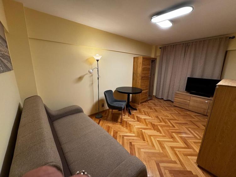 Garsoniera Centrul Civic bloc de apartamente