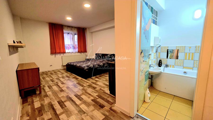 Apartament cu 5 camere-239 mp.+ terasa 358 mp. Prelungirea Ghencea 281- parter - 43