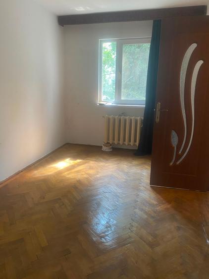 Apartament 2 camere de vanzare zona Scoala 8