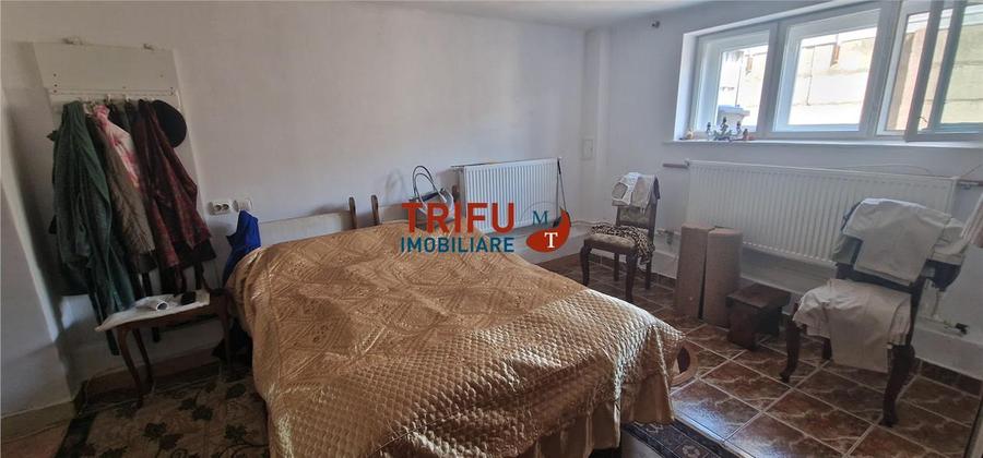 Casa 4 camere de vanzare zona Centru