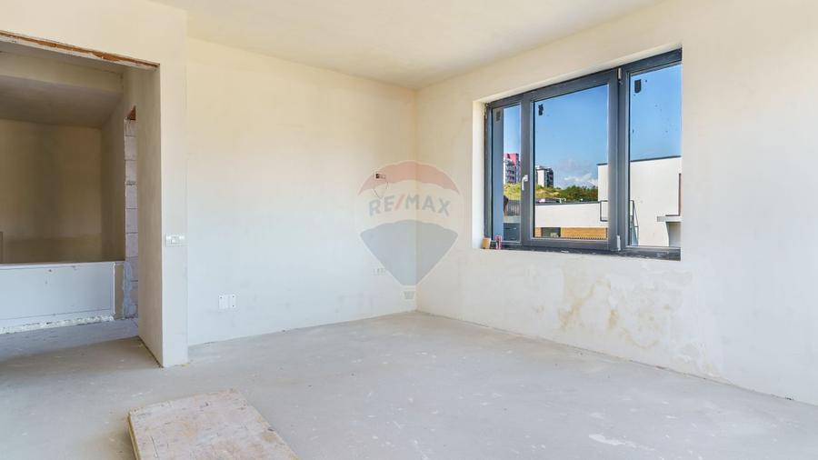 Apartament de vanzare in casa/ duplex nou, garaj, terasa