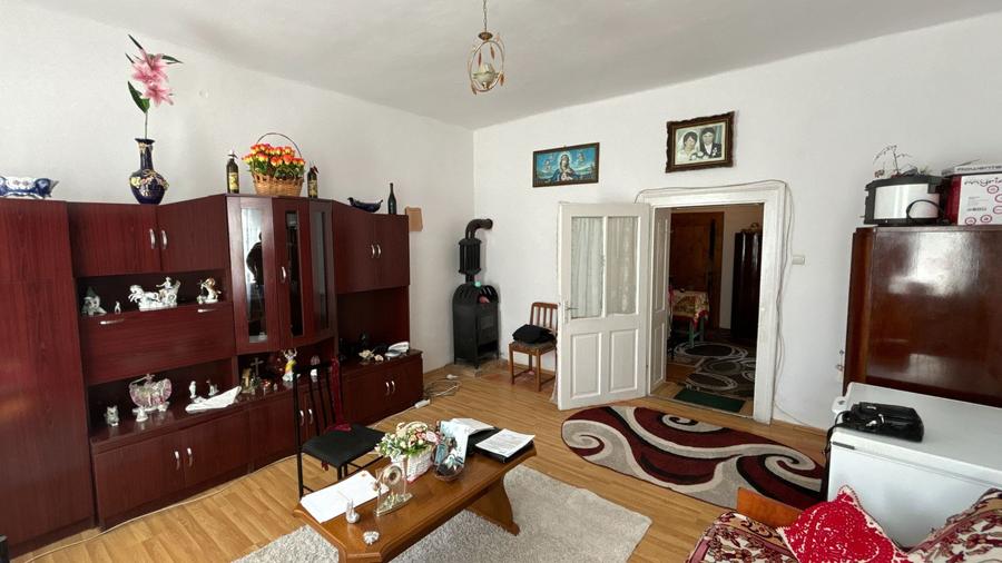 Doua case de vanzare 75 M² + curte 720 M² Piata Kalvin