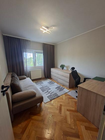 Apartament cu 4 camere et.1 lângă Iulius Mall