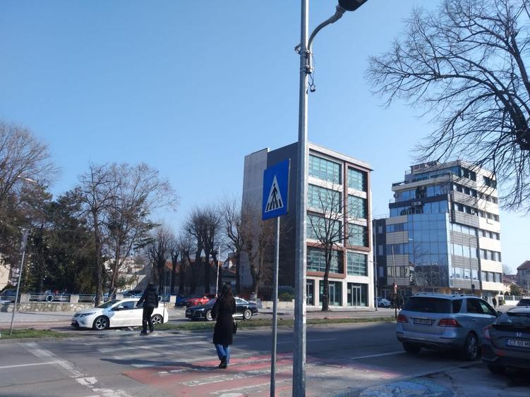 Bd. Mamaia -Univ. Ovidius -cladire de birouri / spatii comerciale de vanzare