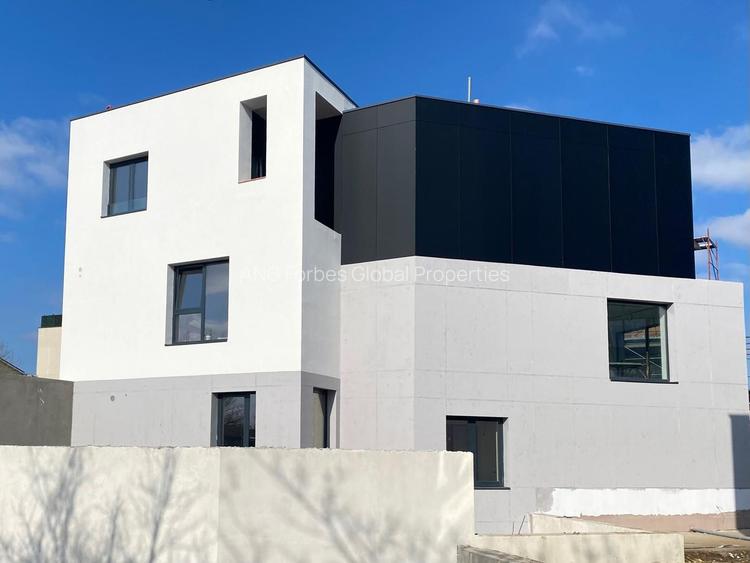 Casă Exclusivistă în Băneasa/Sisești – Design Nonconformist și Spațiu Generos
