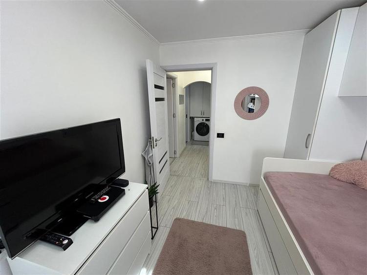 Apartament cu 3 camere de vanzare, zona Comisia Centrala