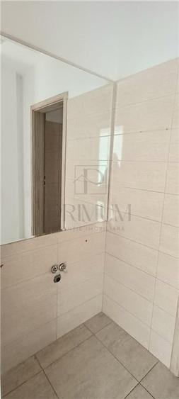 Spatiu comercial renovat cu 2 vitrine mari 11 ml, pe colt - Complexul Studentesc