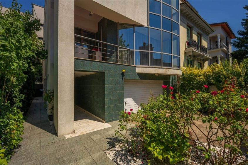Refurbished 3-Bedroom Duplex | Dorobanti Floreasca | Terrace & Garage