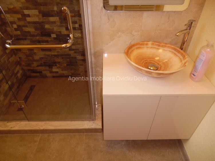 Inchiriez apartament 2 camere in Deva, ultracentral (I. Maniu, Magnoliei), et 2 - 8