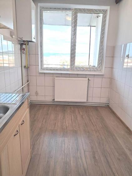 Apartament 3 camere etaj 10 pe Mihai Viteazu