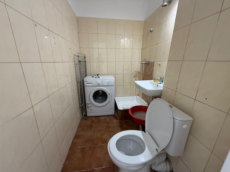 Garsoniera Parc Titanii Etaj 5 Renovata Bloc 1969 Reabilitat 8 Min Metrou