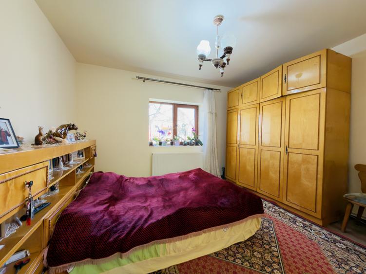 Casa individuala 2 camere, 933mp teren - Utvin