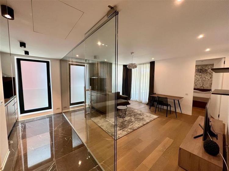 Apartament cu 3 camere de inchiriat in One Charles De Gaulle