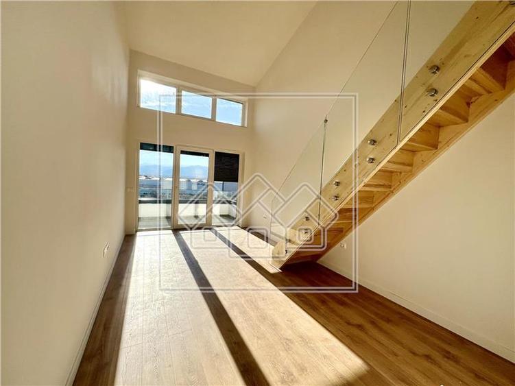 Penthouse 2 camere, bucatarie separata,balcon - mobilat si utilat