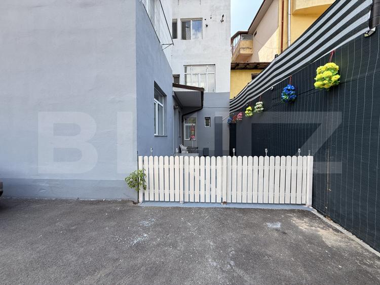 Apartament 3 camere cu 3 băi, bloc nou, terasă, zona Rocadă, Brazdă