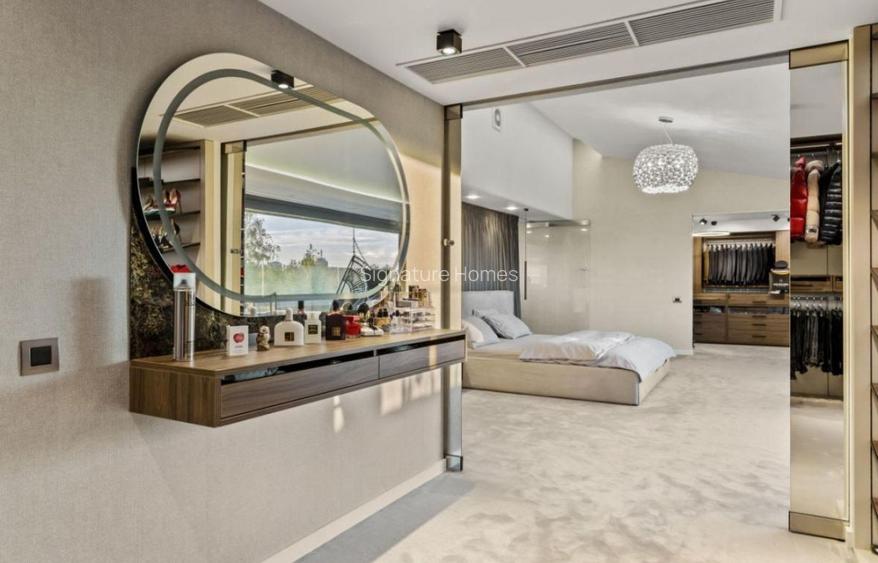 Vilă de autor pe malul Lacului Floreasca: Design iconic și piscină - 26
