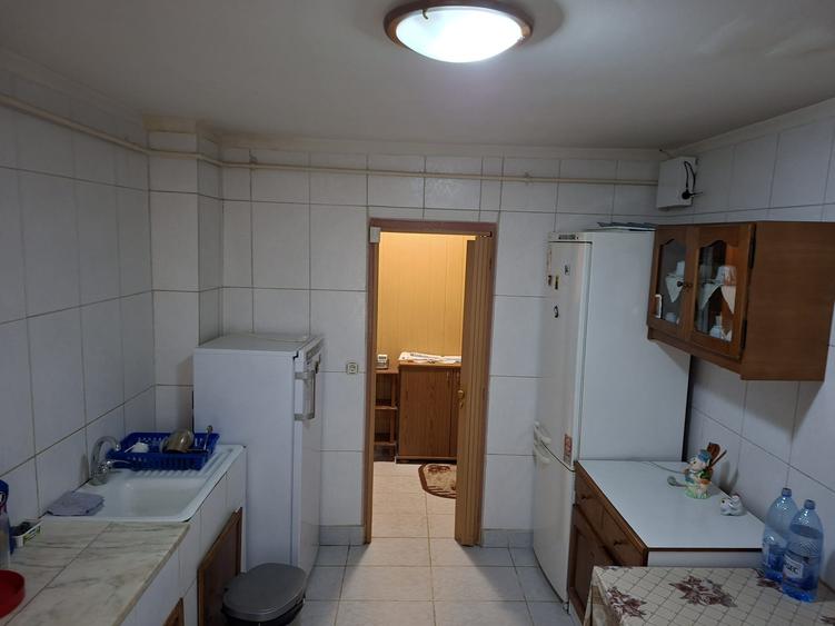 3 camere Popa Șapcă , Decomandat / centrală , Amplasament EXCELENT!