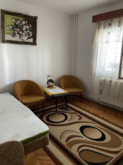 PF dau in chirie doua camere Zorilor