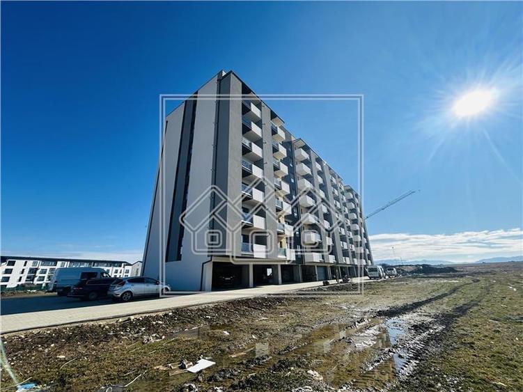 Apartament 3 camere + balcon, debara, et. 2, zona Doamna Stanca