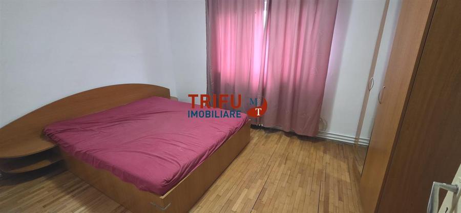 Apartament et. 2, 3 camere, decomandat zona Piata