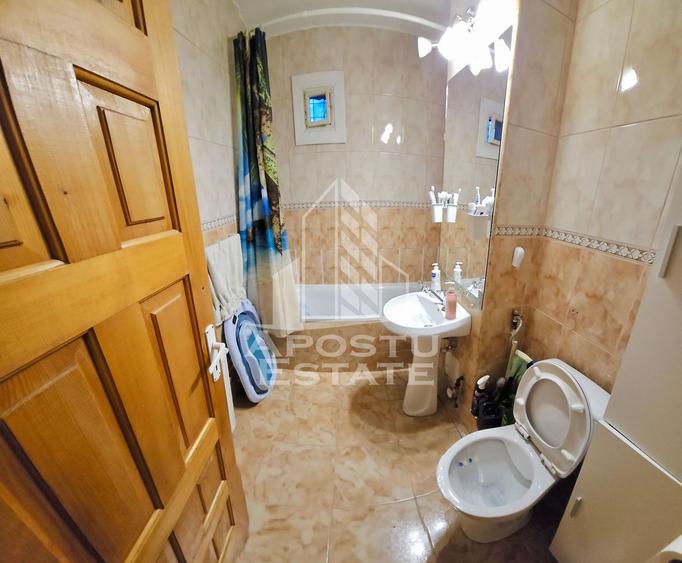 Apartament 3 camere de vanzare, renovat, zona Lipovei, Timisoara