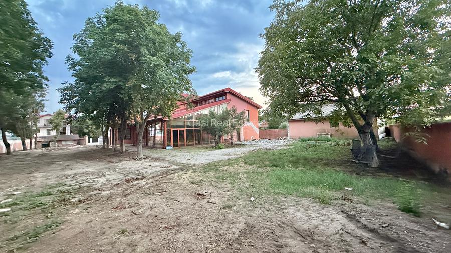 Vilă impresionantă 10 camere si teren 2.500 mp zona Pipera - 12