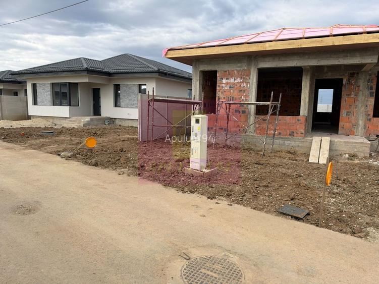 Casă noua 4 camere, apă, canalizare, gaze, asfalt, Dragomiresti Vale - 6
