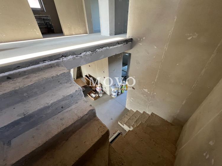 Duplex 5 camere despartit prin garaj | Giroc