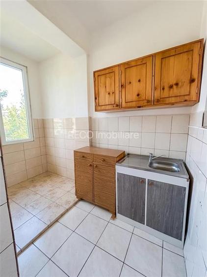 RECO Apartament spatios cu 3 camere, tavan inalt, zona Republicii – ideal pentru - 3